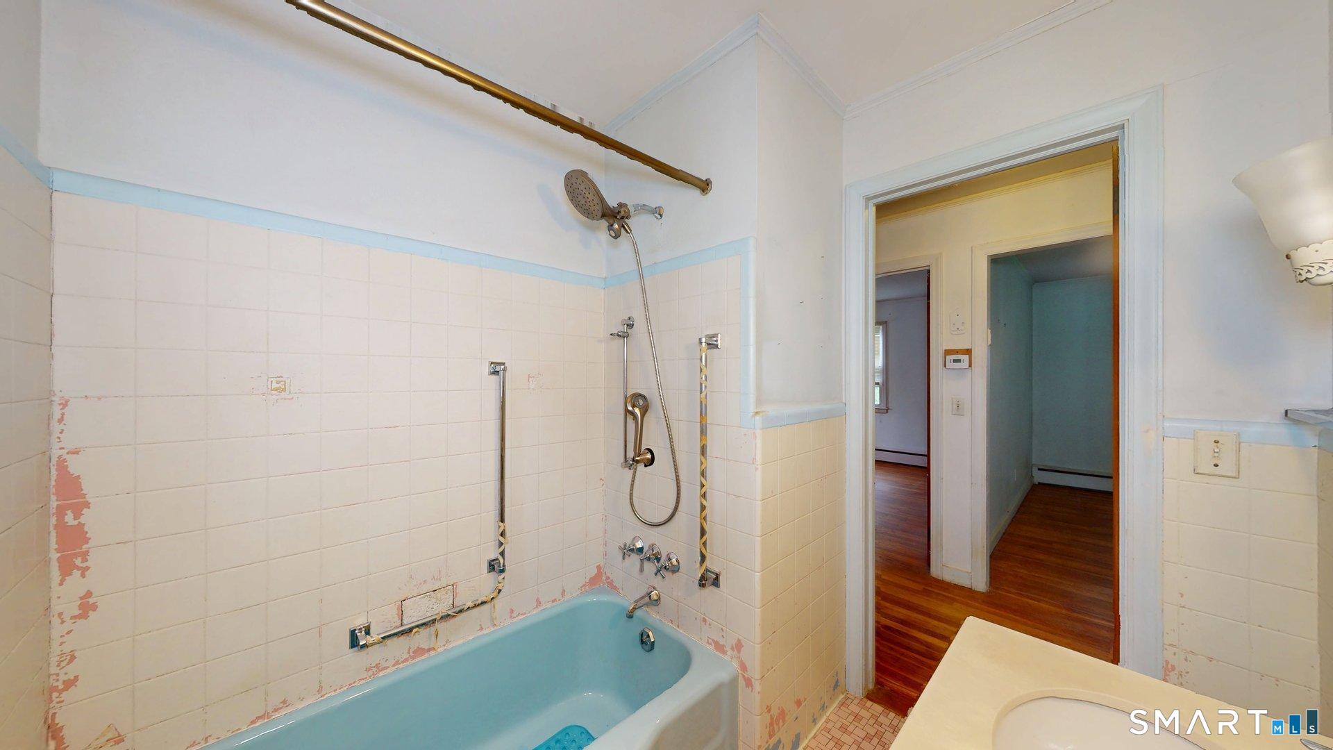 35 Sunset Street New London CT 06320