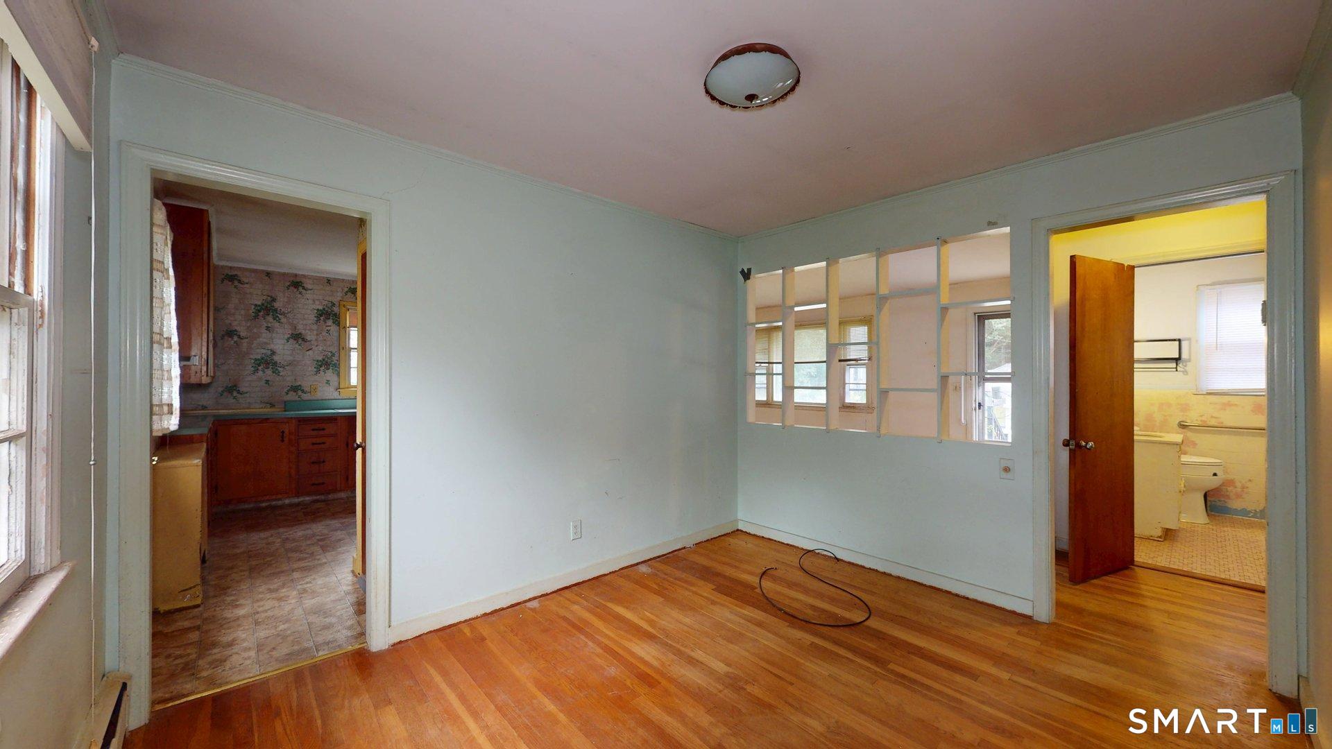 35 Sunset Street New London CT 06320