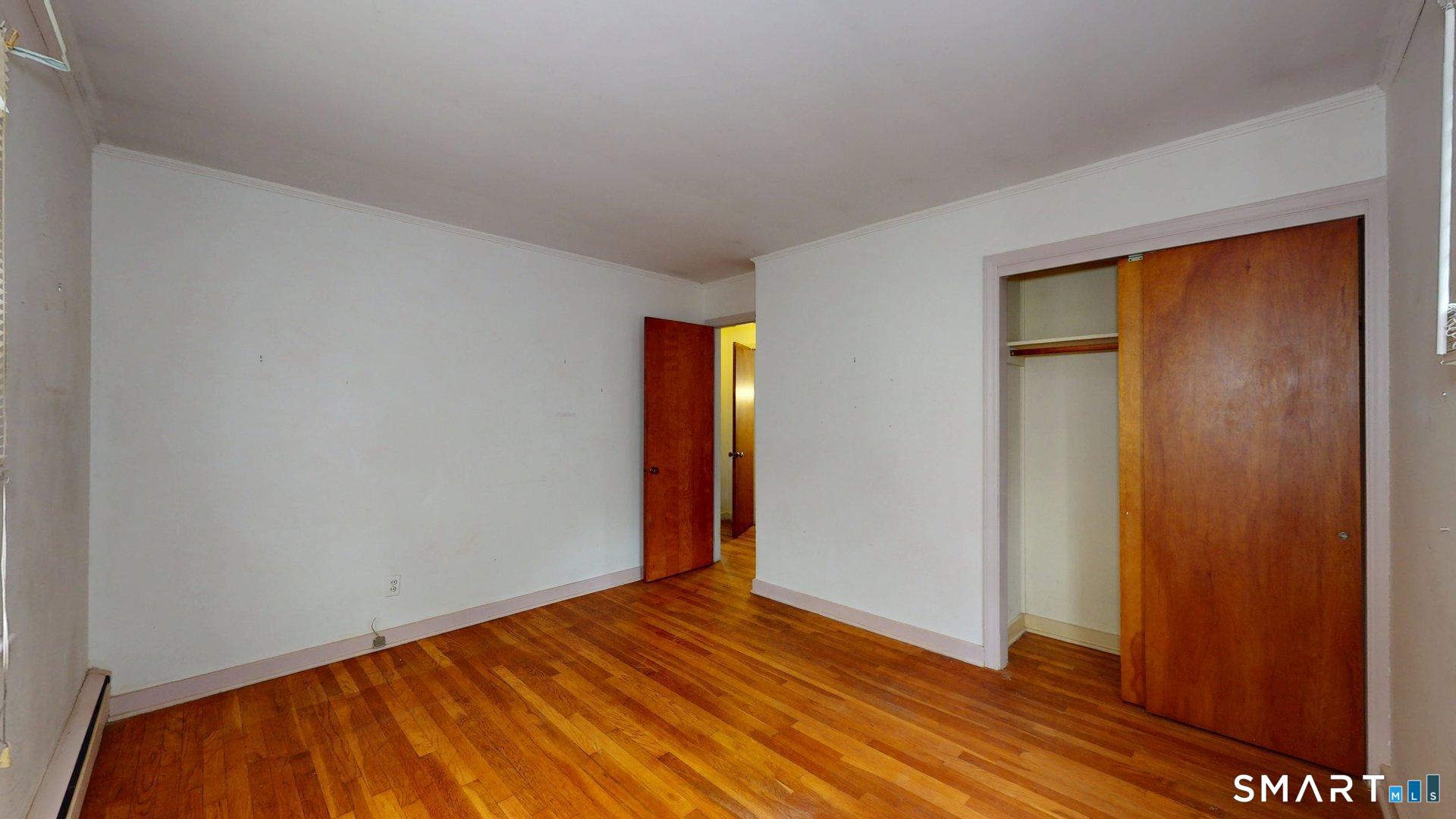 35 Sunset Street New London CT 06320