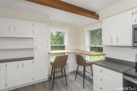 320 Mapleton Avenue Suffield CT 06078