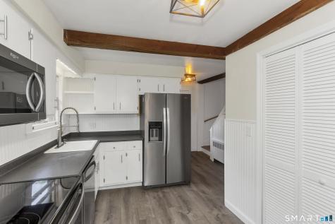 320 Mapleton Avenue Suffield CT 06078