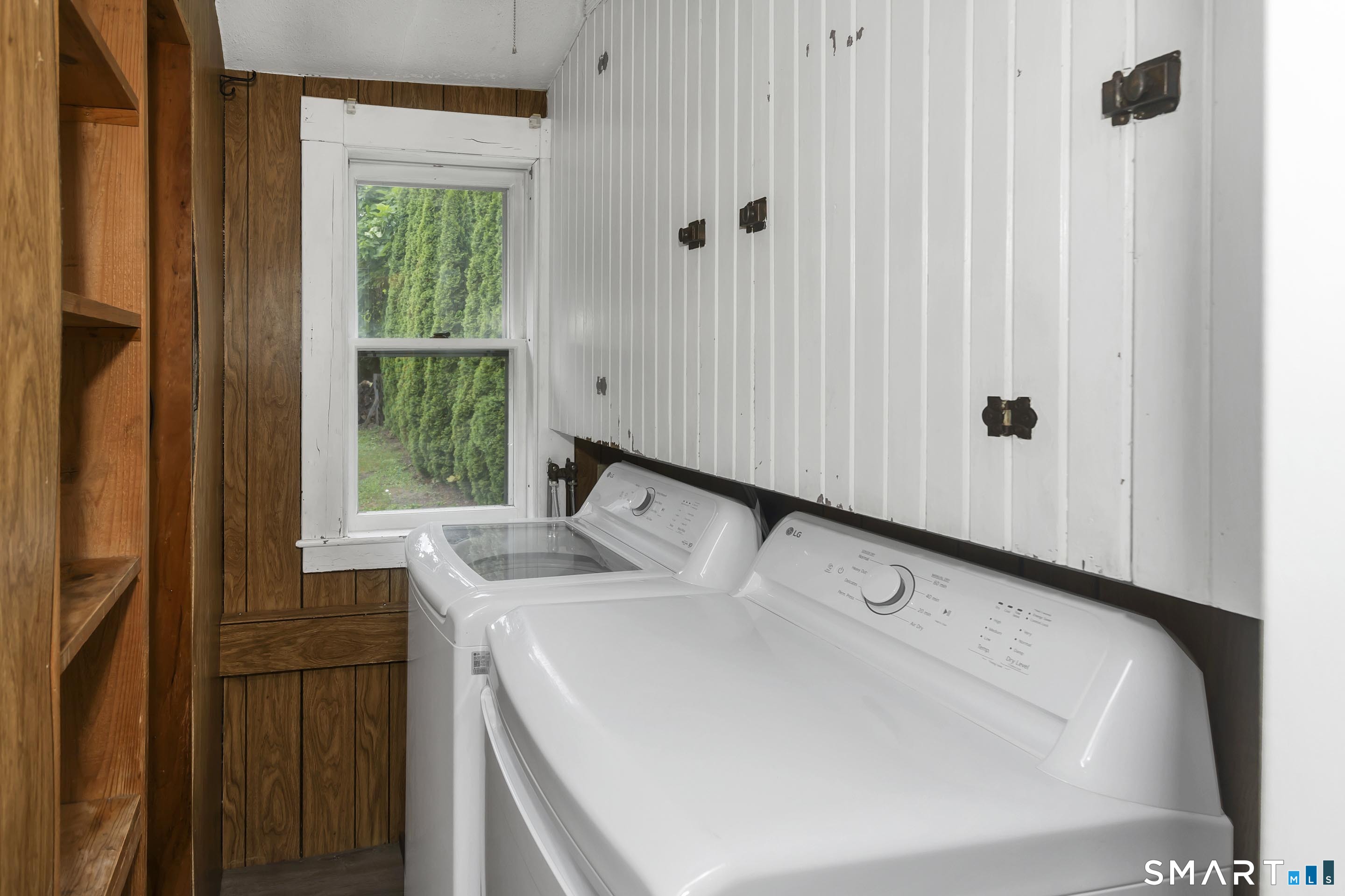 320 Mapleton Avenue Suffield CT 06078