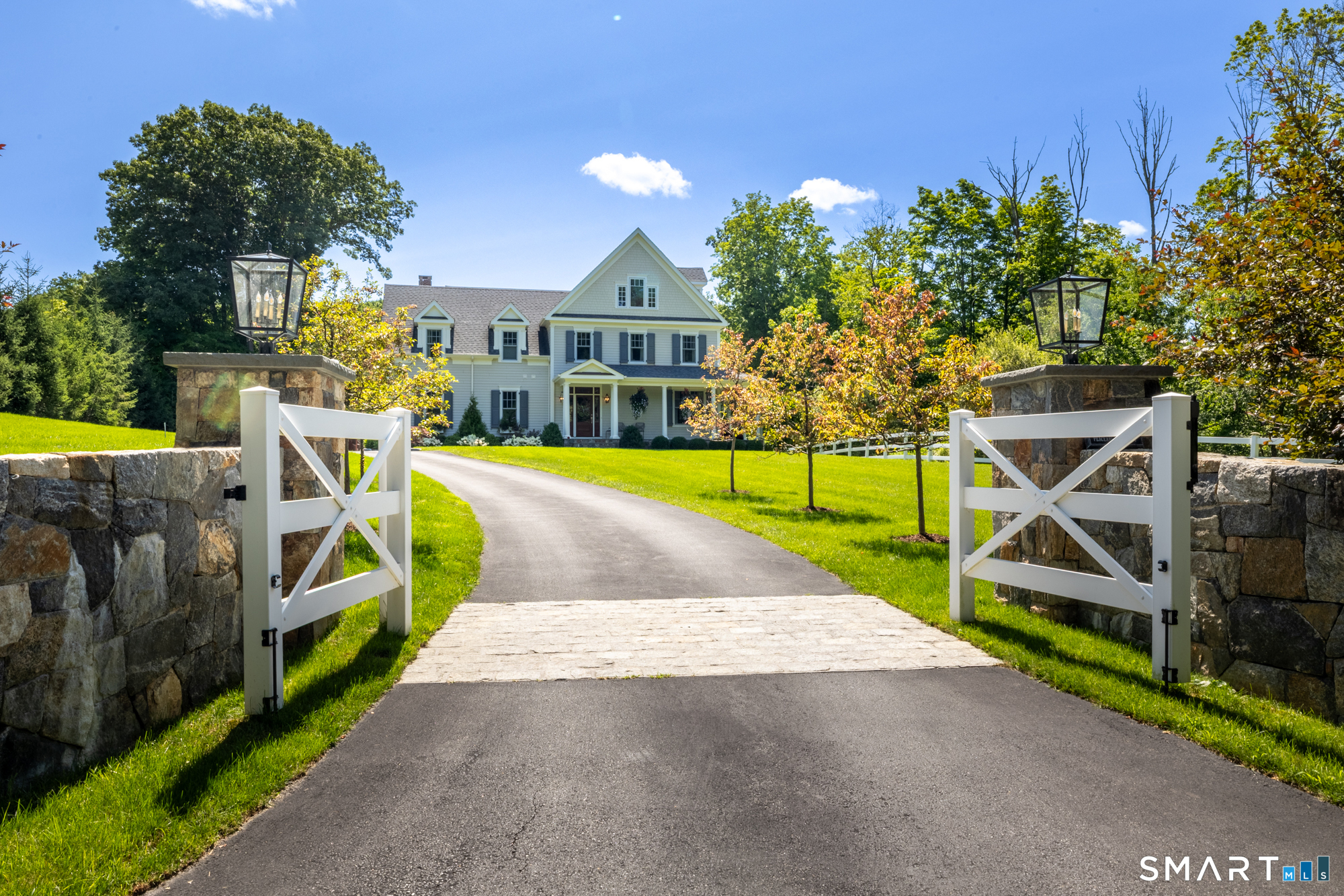 263 Peaceable Street Ridgefield CT 06877