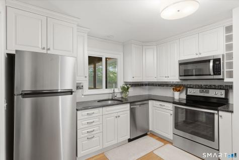 3 Branch Brook Drive Simsbury CT 06070