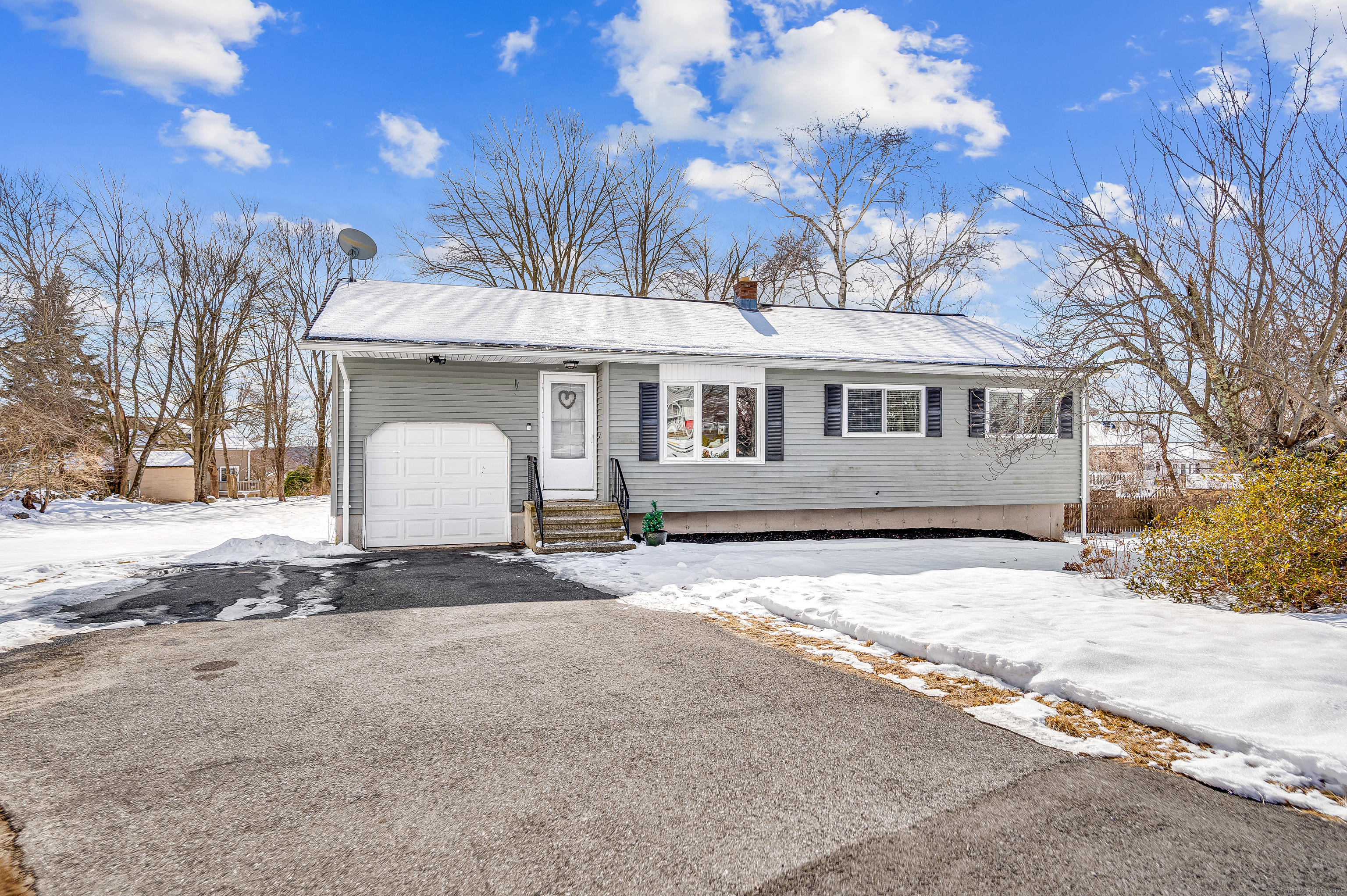 37 Cardinal Lane Naugatuck CT 06770