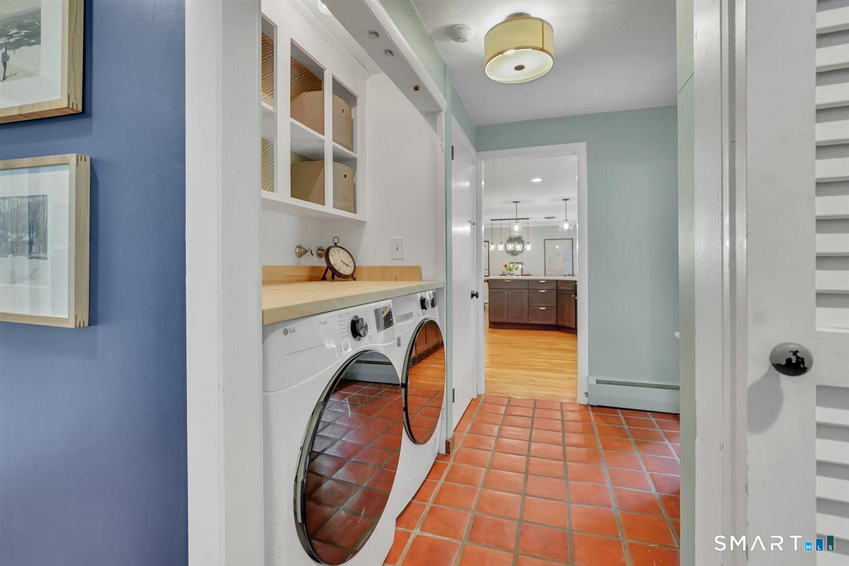 19 Tanglewood Road West Hartford CT 06117