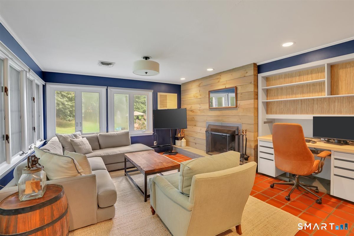 19 Tanglewood Road West Hartford CT 06117