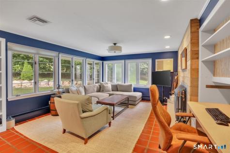 19 Tanglewood Road West Hartford CT 06117