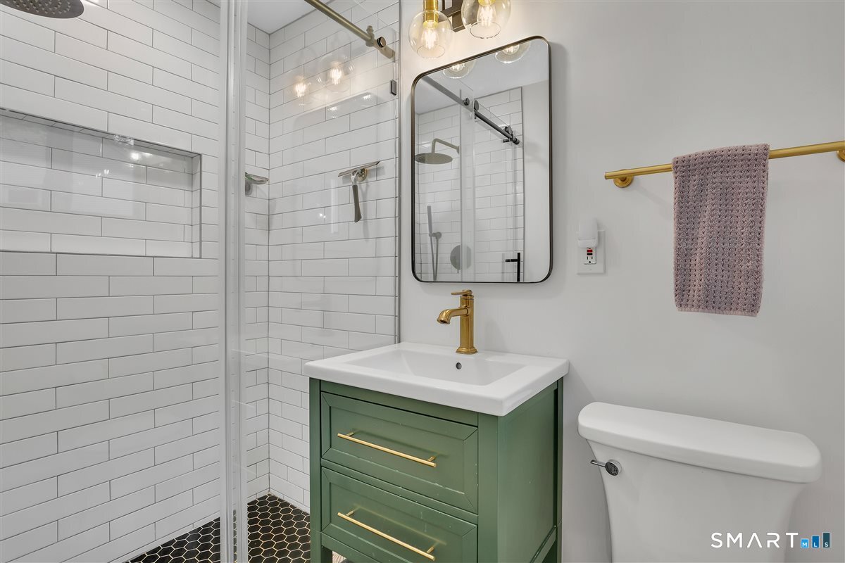 19 Tanglewood Road West Hartford CT 06117