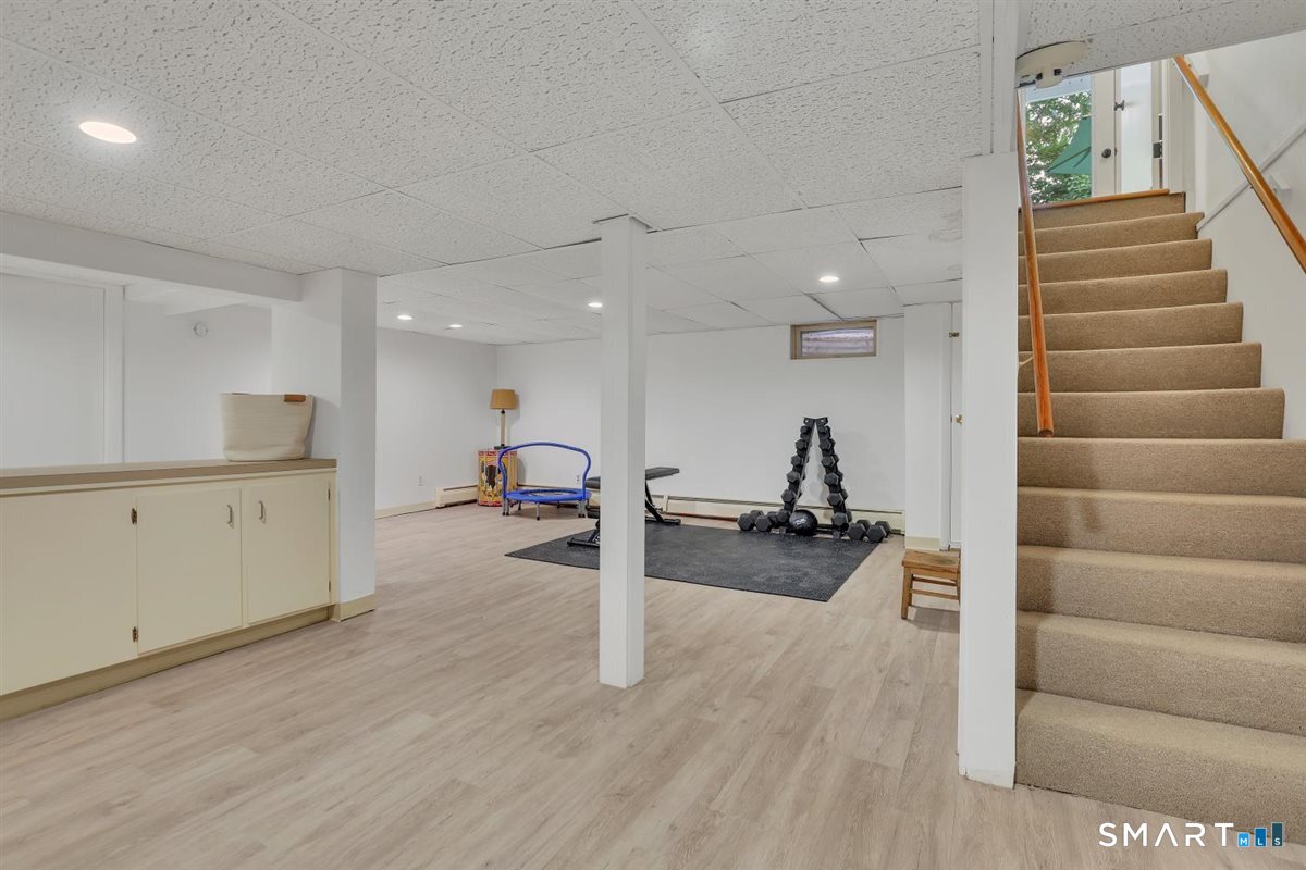 19 Tanglewood Road West Hartford CT 06117