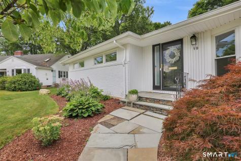 19 Tanglewood Road West Hartford CT 06117