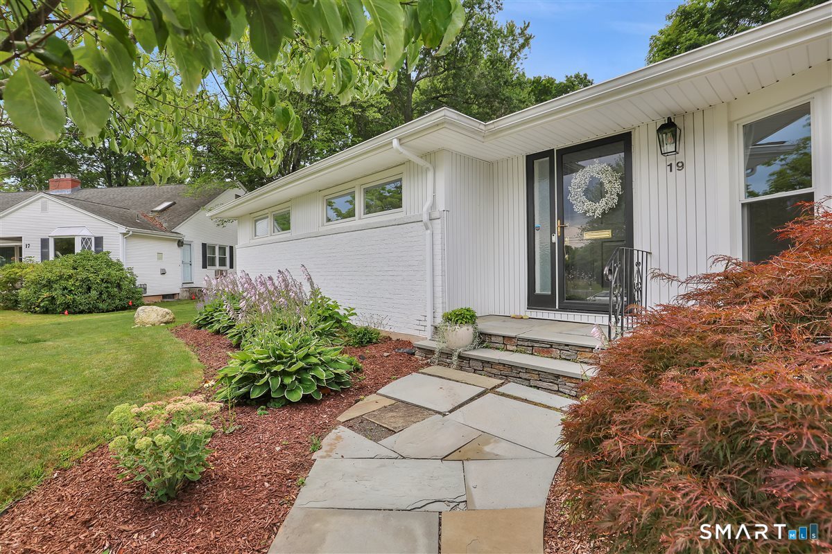 19 Tanglewood Road West Hartford CT 06117
