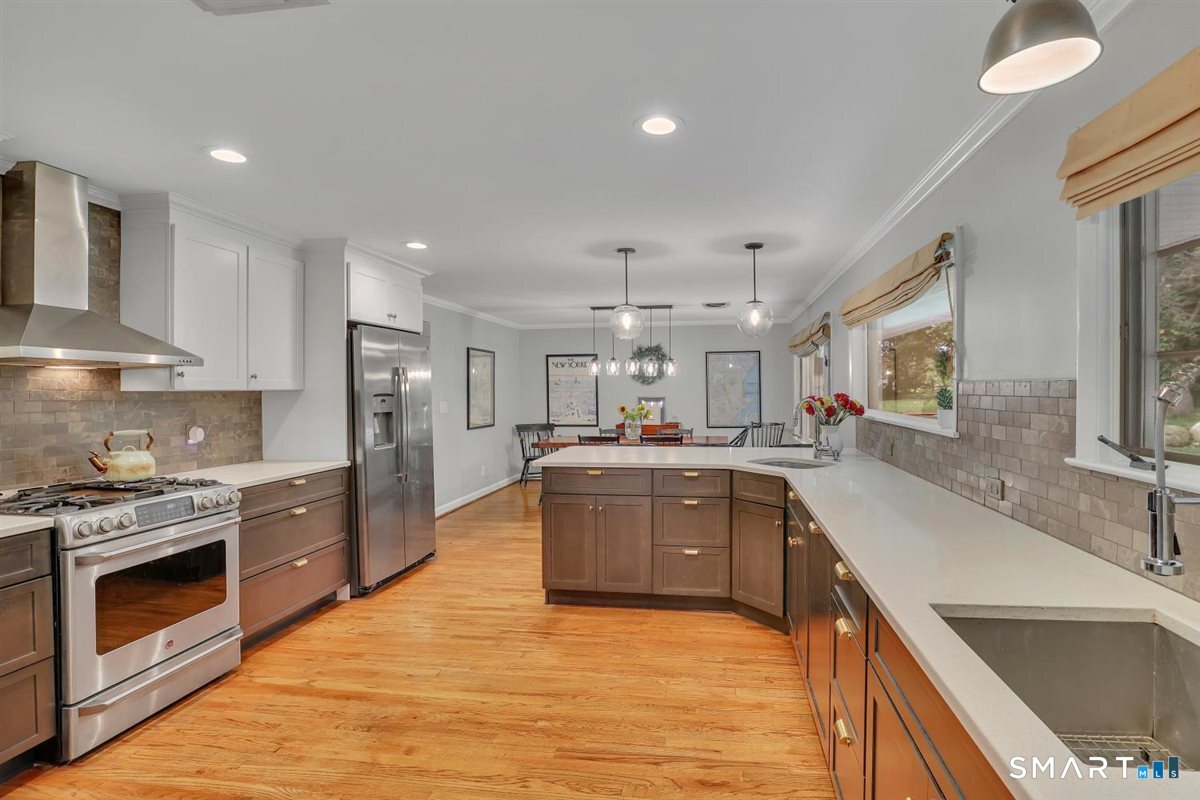 19 Tanglewood Road West Hartford CT 06117