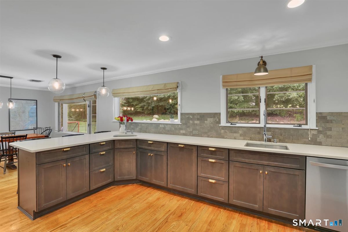 19 Tanglewood Road West Hartford CT 06117