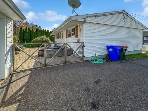 233 Oak Ridge Drive Middletown CT 06457