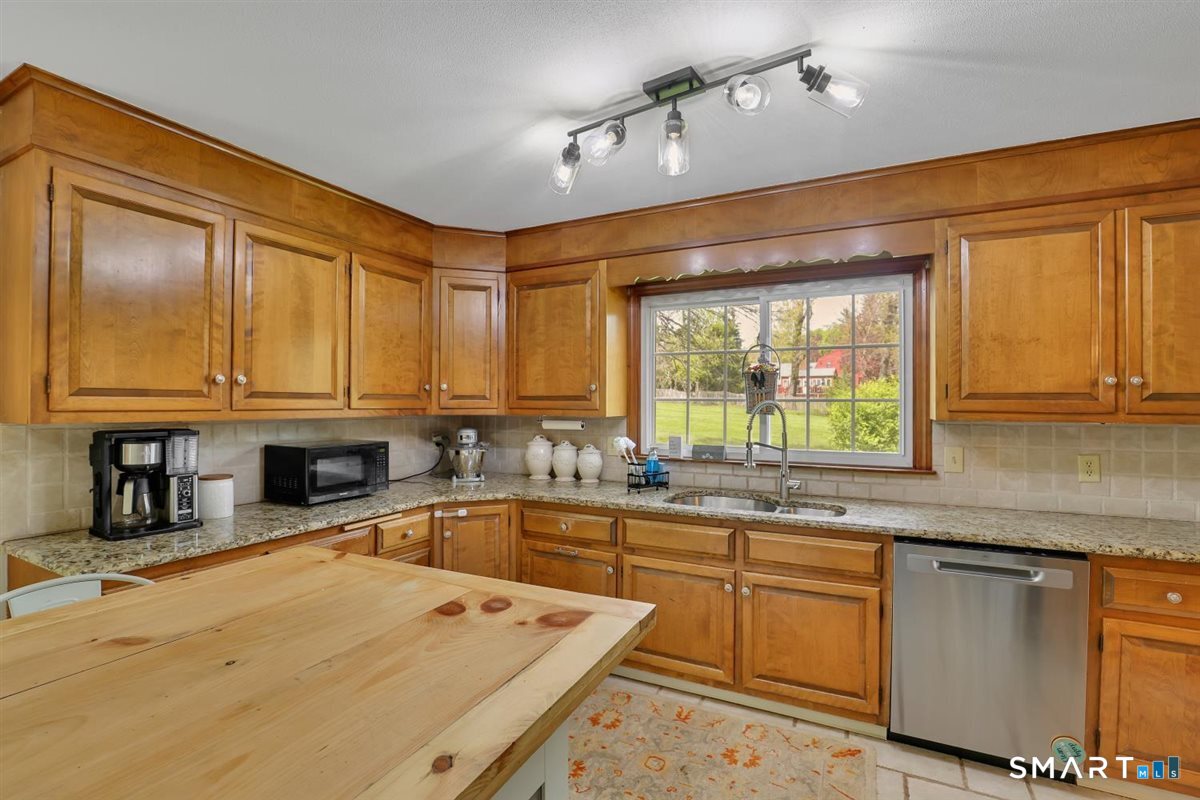 72 Old Post Road Wethersfield CT 06109