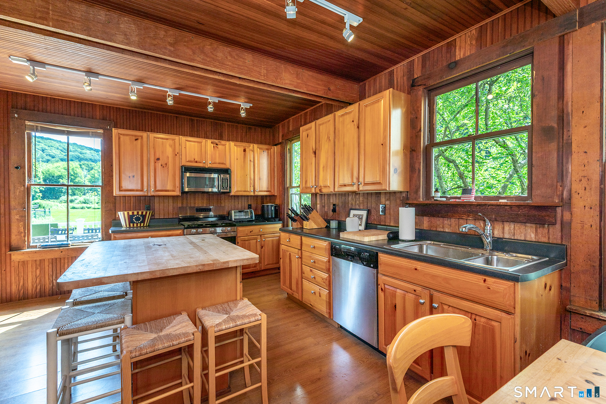 373 Lake Road Warren CT 06777