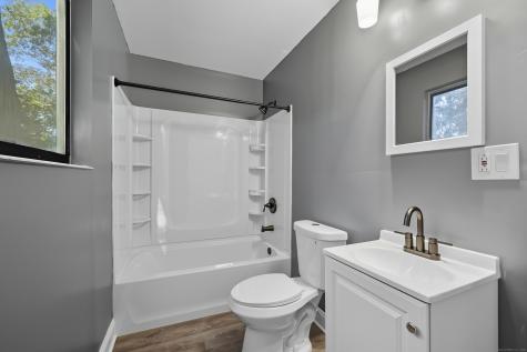 62 Chatham Lane Bristol CT 06010