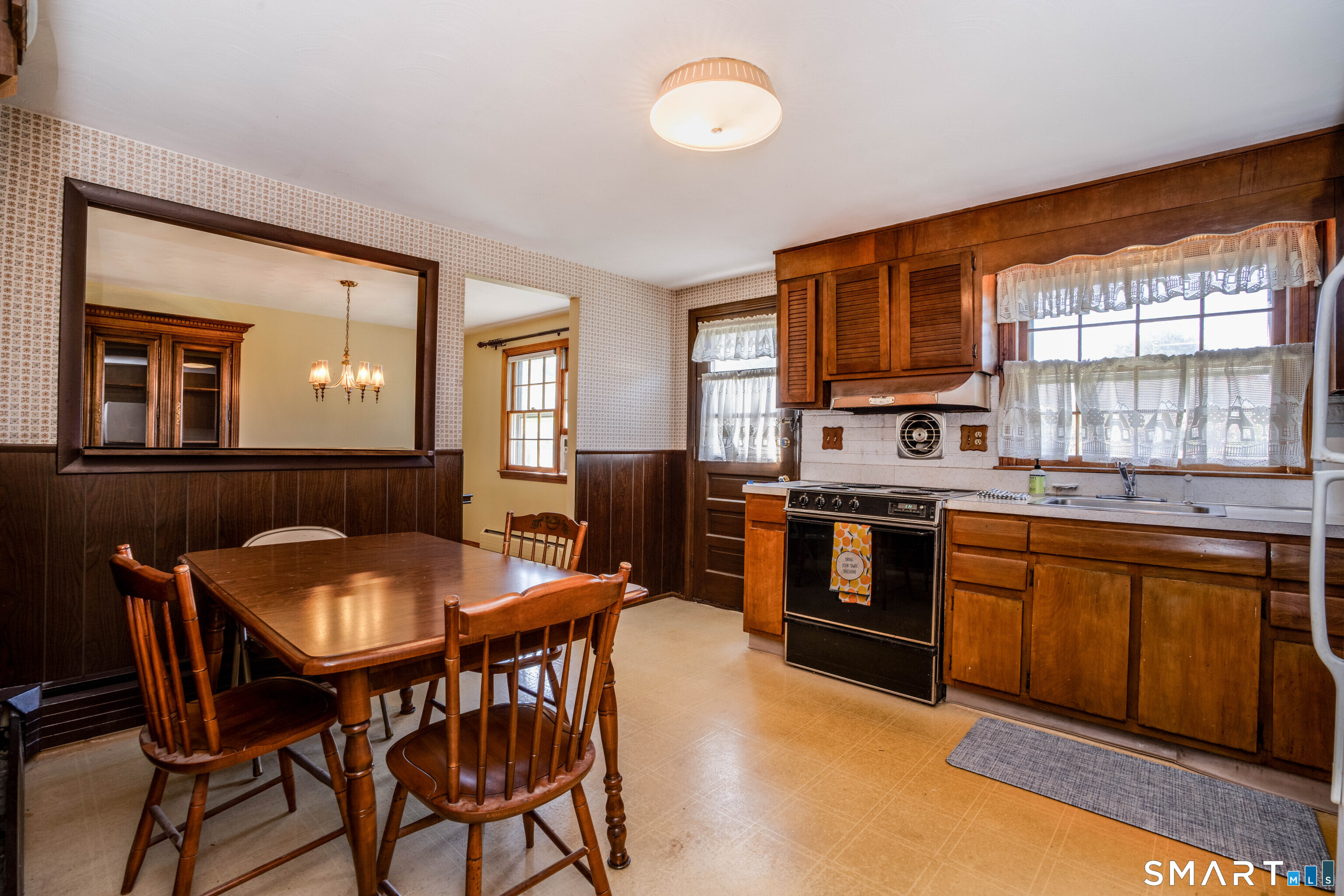 182 Brentmoor Road East Hartford CT 06118