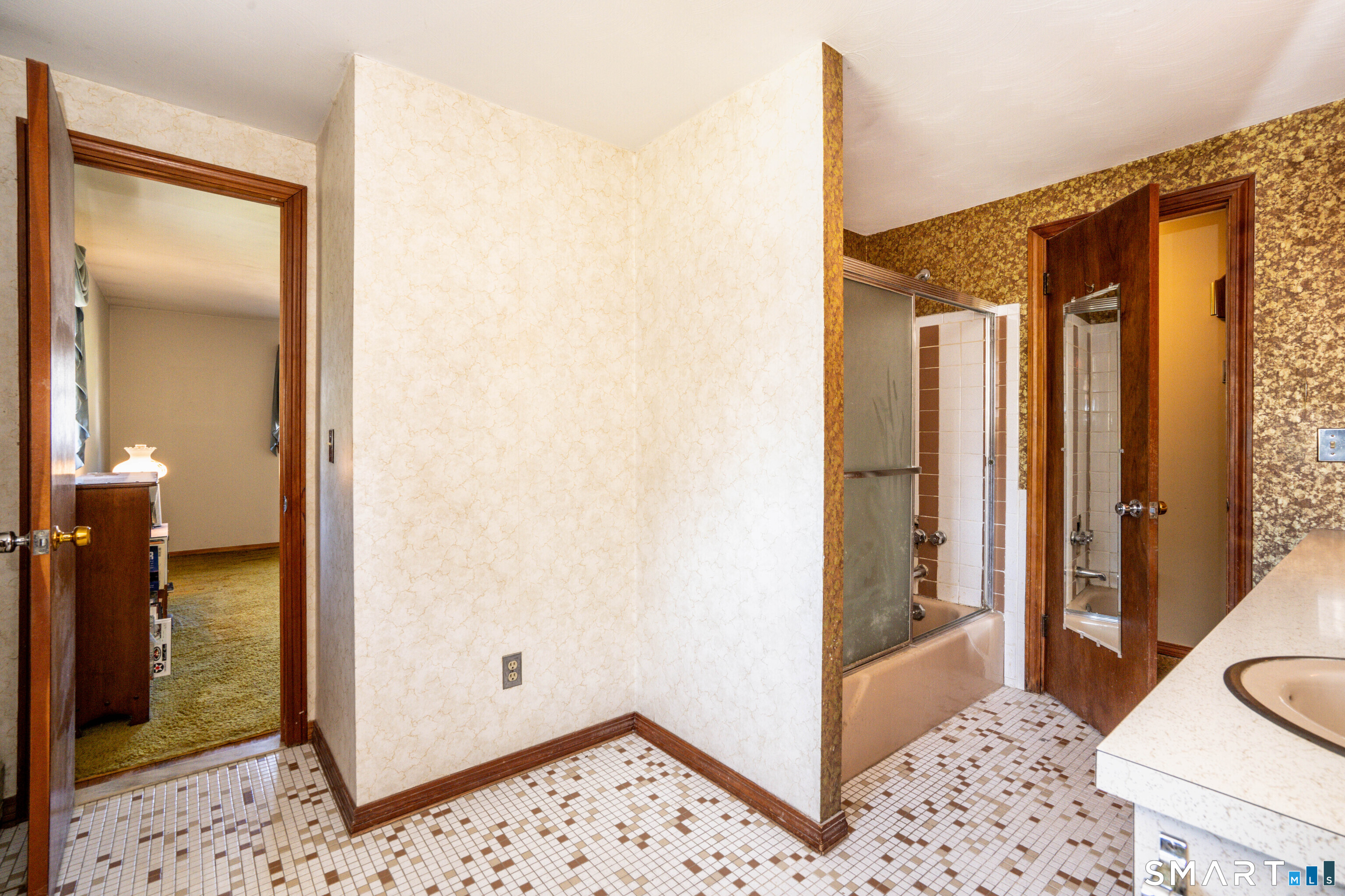 182 Brentmoor Road East Hartford CT 06118
