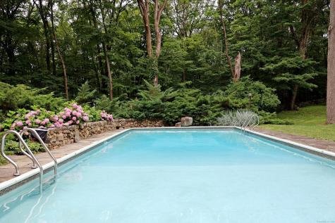8 Strawberry Ridge Road Ridgefield CT 06877
