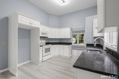 63 Oakcrest Circle Waterbury CT 06708