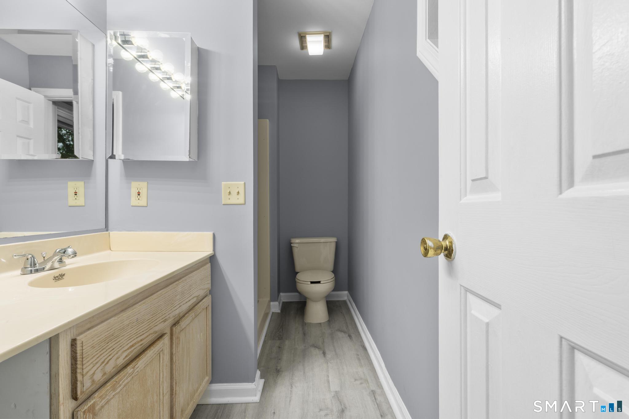 63 Oakcrest Circle Waterbury CT 06708