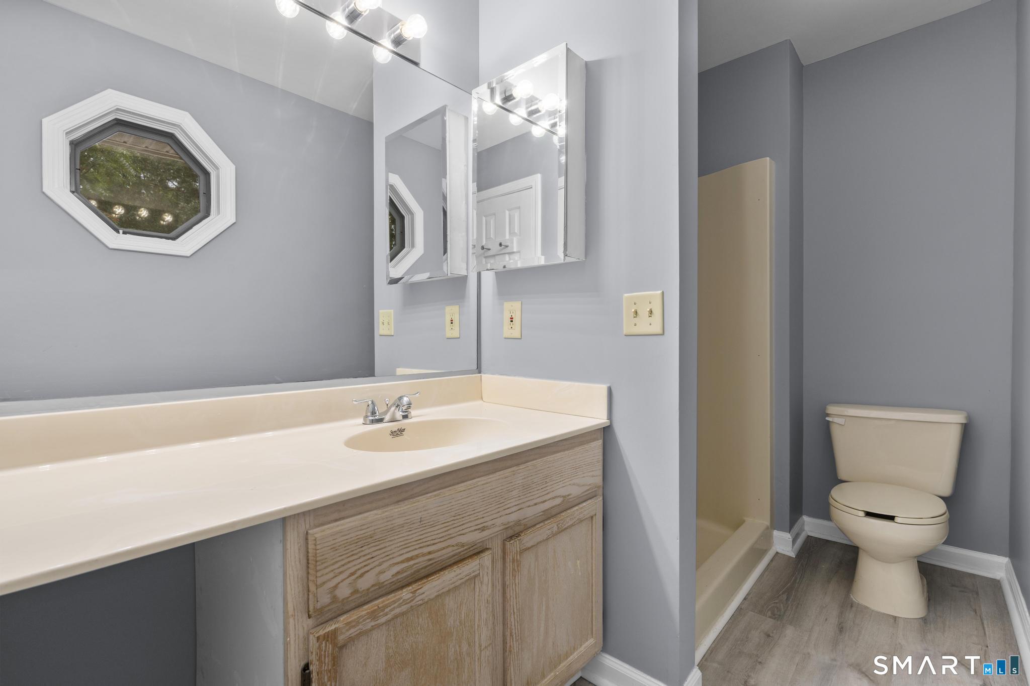 63 Oakcrest Circle Waterbury CT 06708