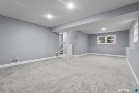 63 Oakcrest Circle Waterbury CT 06708