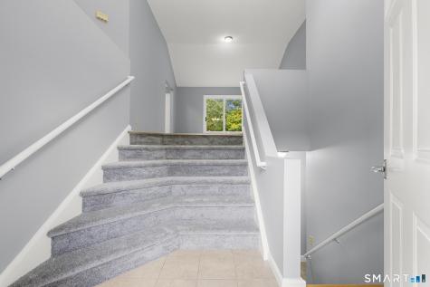 63 Oakcrest Circle Waterbury CT 06708