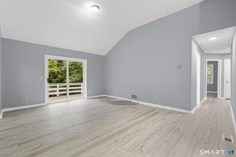 63 Oakcrest Circle Waterbury CT 06708