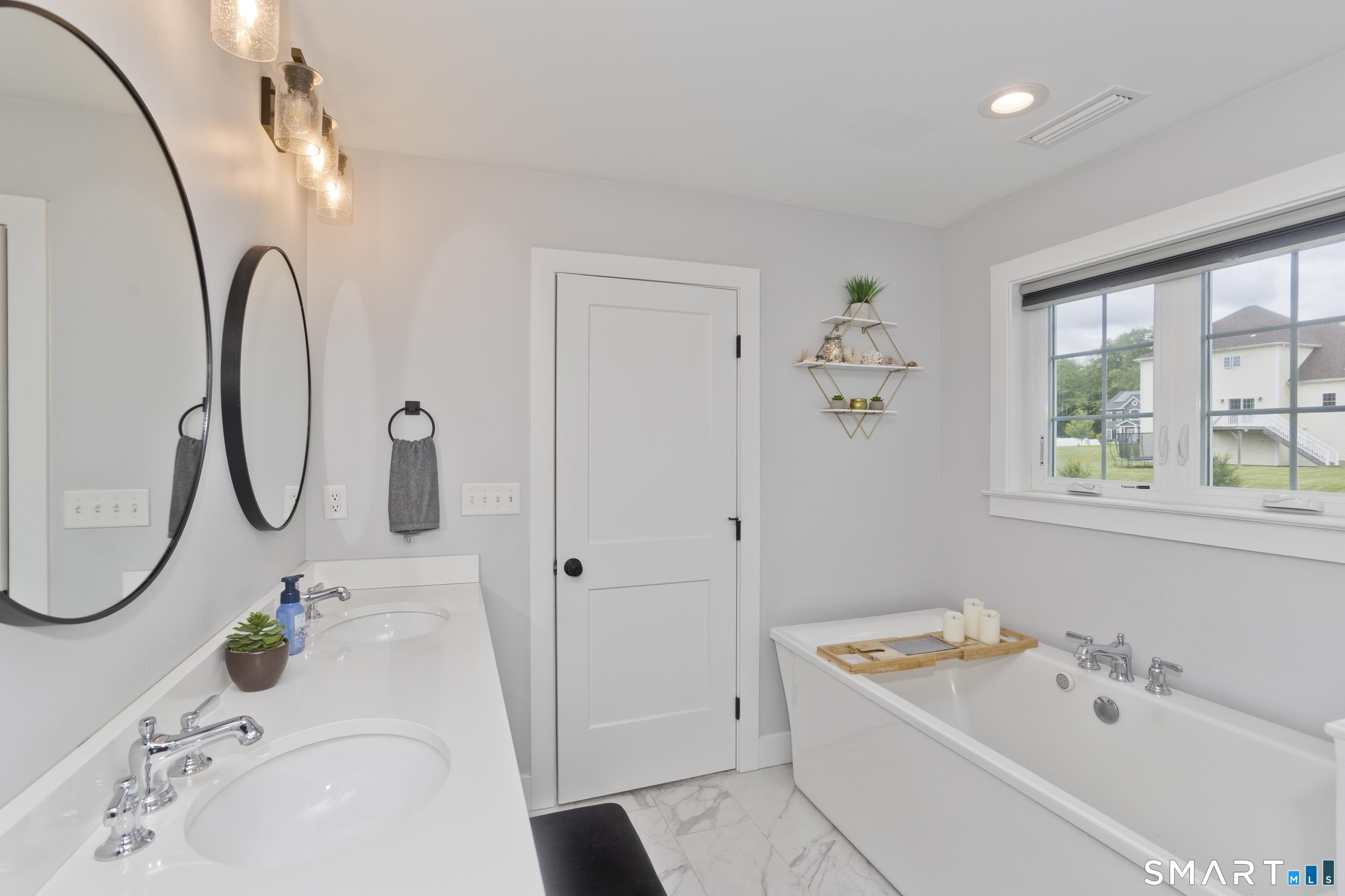 4 Arbor Way Suffield CT 06078