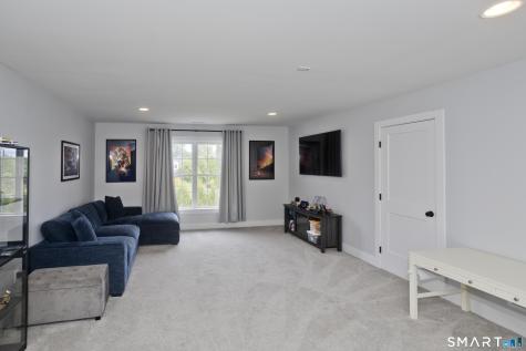 4 Arbor Way Suffield CT 06078