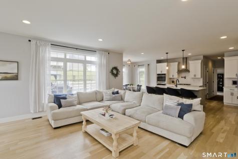 4 Arbor Way Suffield CT 06078