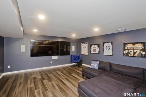 4 Arbor Way Suffield CT 06078