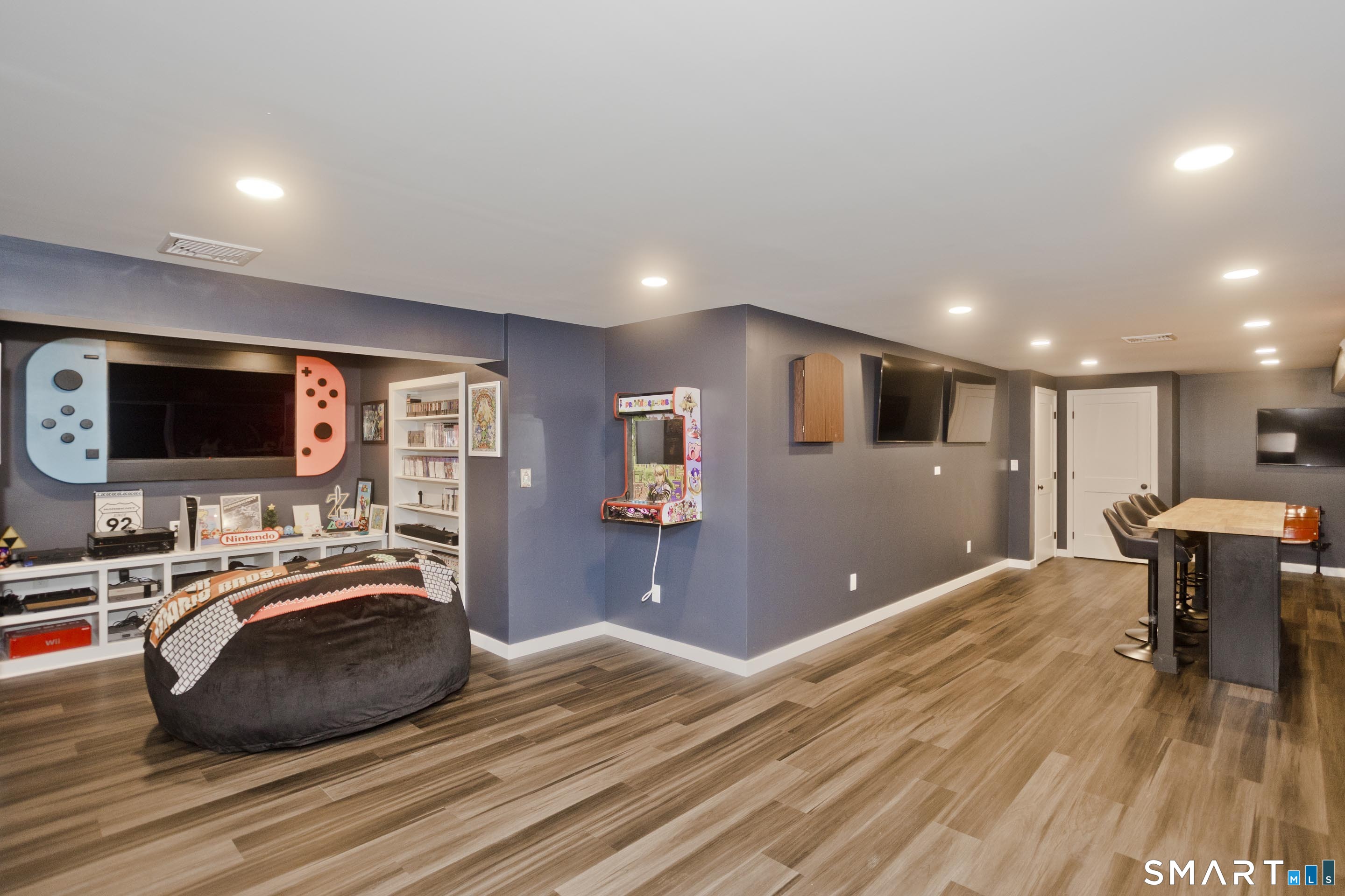 4 Arbor Way Suffield CT 06078