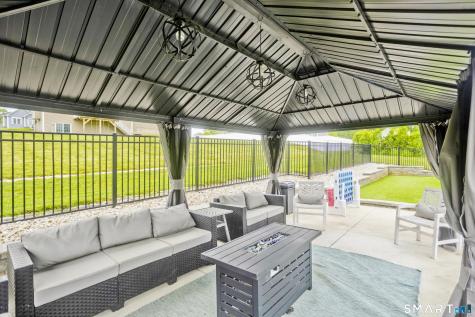 4 Arbor Way Suffield CT 06078