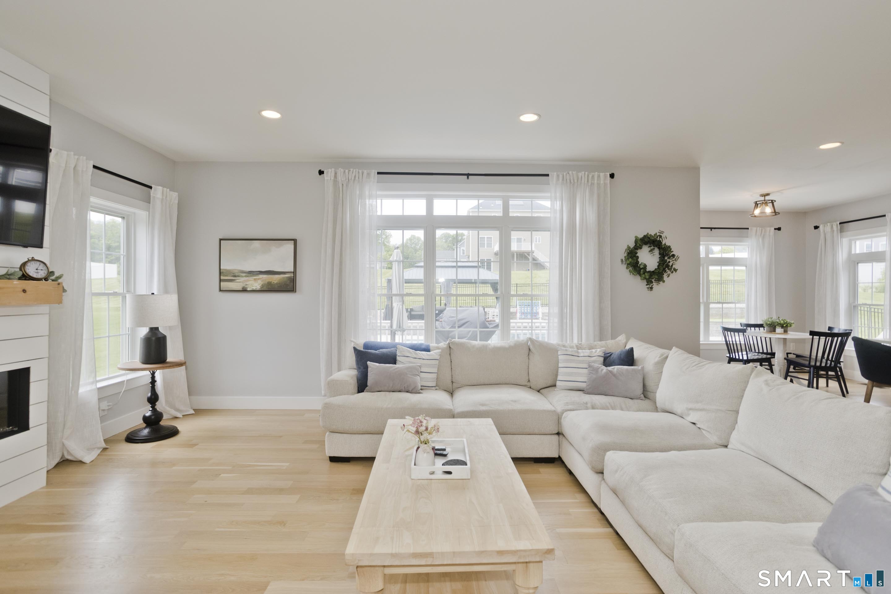 4 Arbor Way Suffield CT 06078