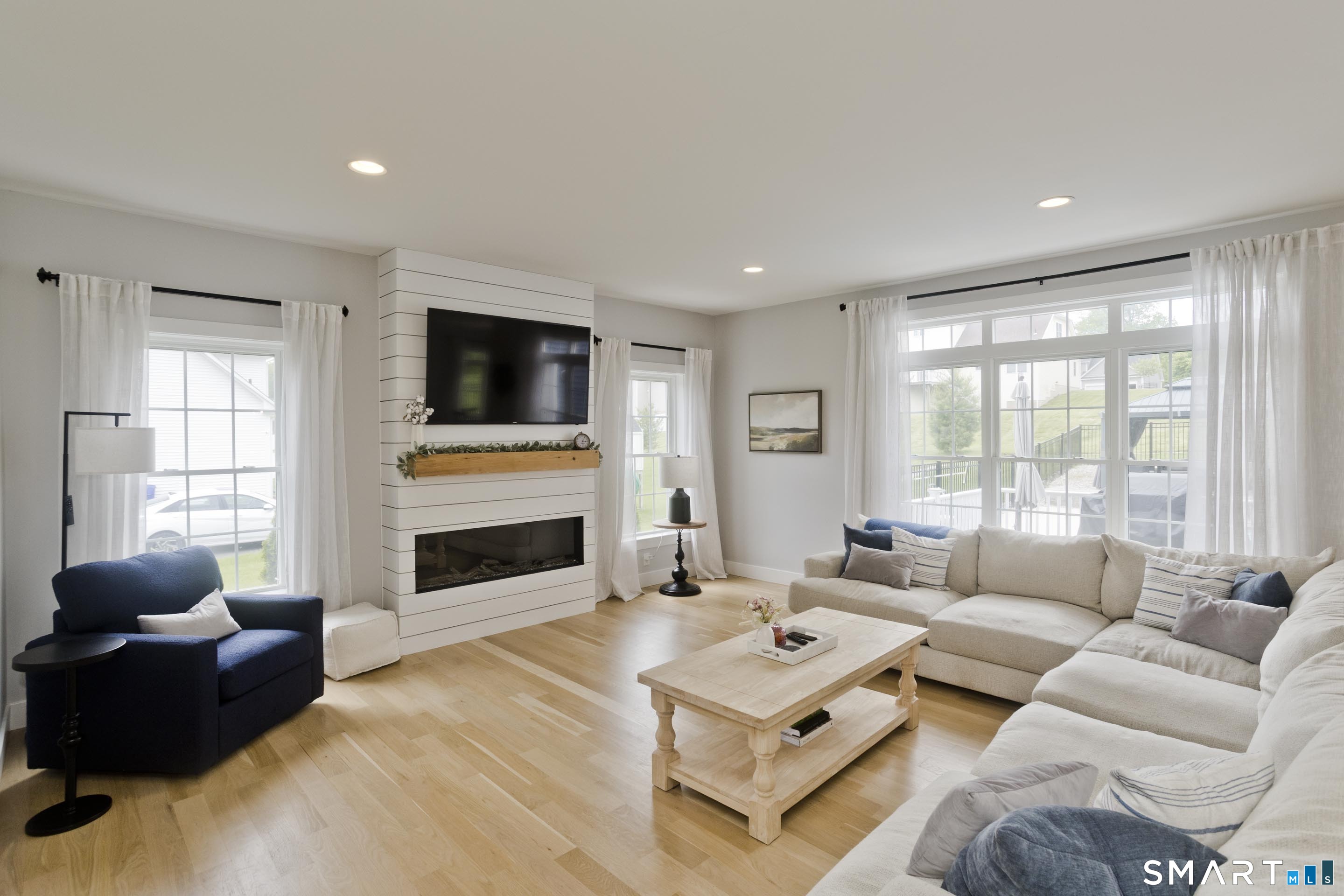 4 Arbor Way Suffield CT 06078
