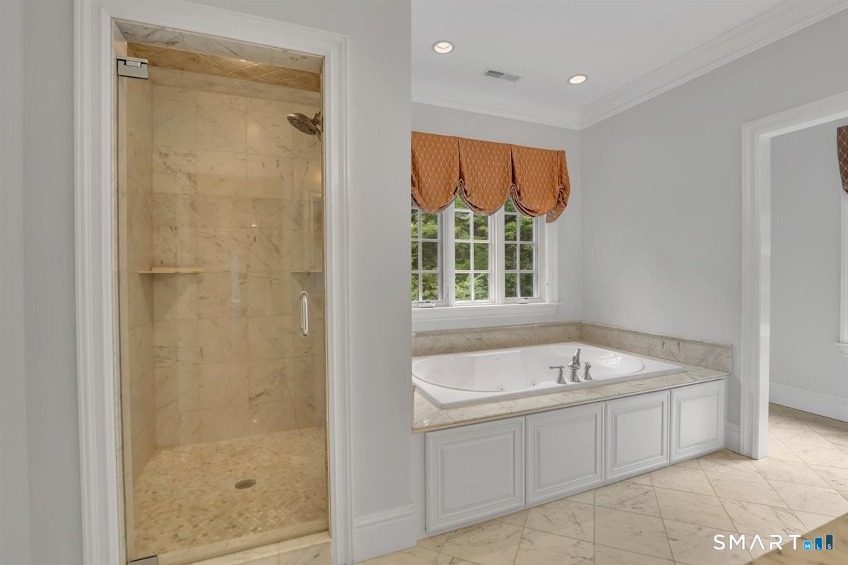24 Red Fox Run Canton CT 06019