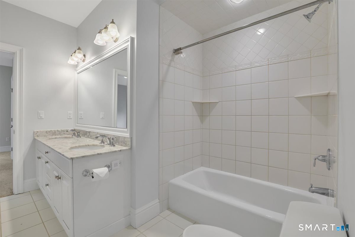 24 Red Fox Run Canton CT 06019