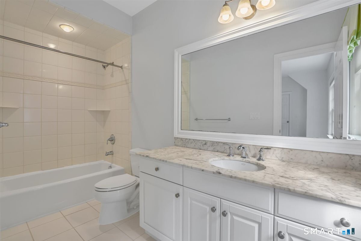 24 Red Fox Run Canton CT 06019