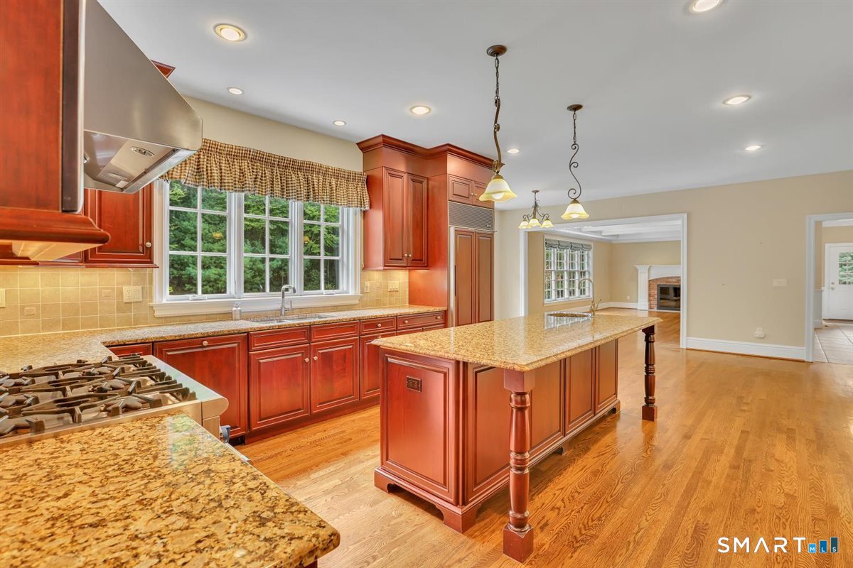 24 Red Fox Run Canton CT 06019