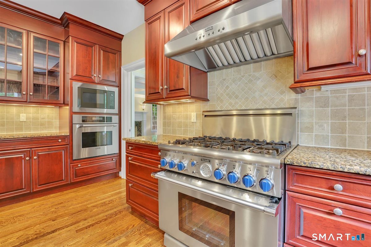 24 Red Fox Run Canton CT 06019