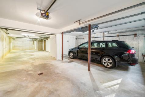 34 Echo Valley Road Newtown CT 06470