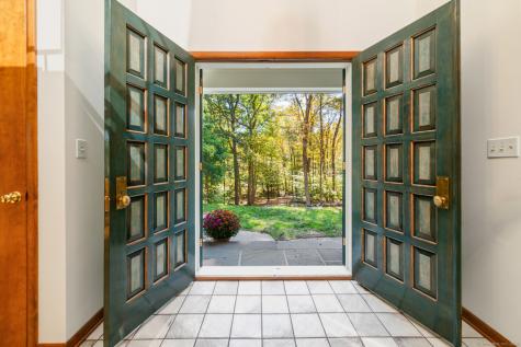 34 Echo Valley Road Newtown CT 06470