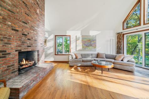 34 Echo Valley Road Newtown CT 06470