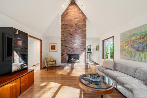 34 Echo Valley Road Newtown CT 06470