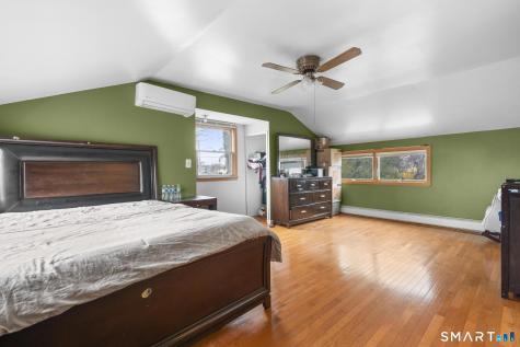 104 Oakdale Street Bridgeport CT 06606