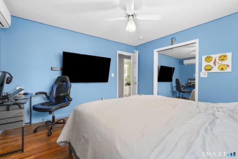 104 Oakdale Street Bridgeport CT 06606